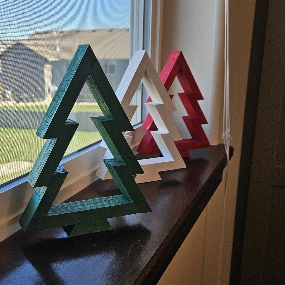 Handcrafted Festive Wooden Christmas Tree Set In Red Green and White - Picture 5 of 5